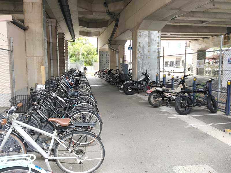 佐賀駅西高架下駐輪場